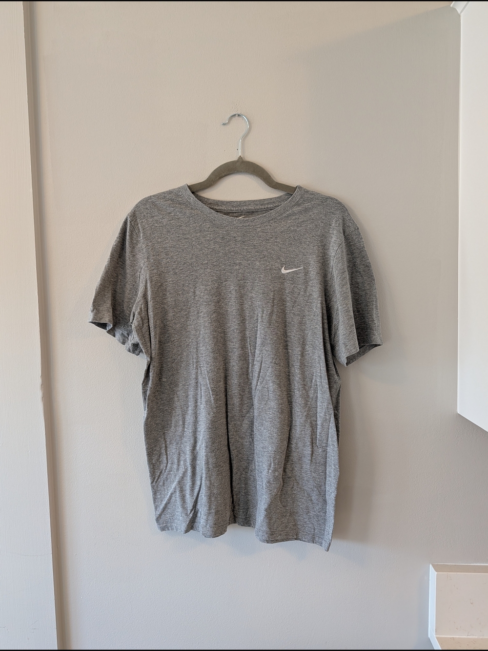 Nike Men’s Grey Dri-FIT Crew Neck T-Shirt